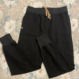 Lightly worn Figs women's Black Nepal - Slim Jogger Scrub Pants - S / Black